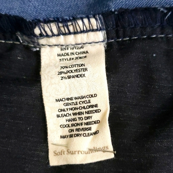 Soft Surroundings~Woman Size M~Blue Print Pull-On Cropped Pants Stretch. - Picture 8 of 12